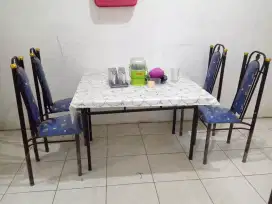 Meja makan kaca bekas