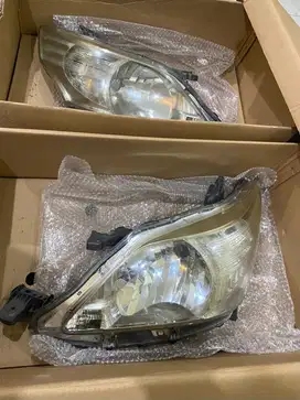 Lampu depan Innova headlamp