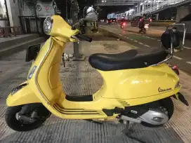 Dijual Vespa LX 125 IGET 2018