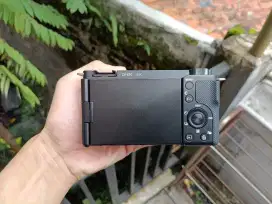 Sony ZVE-10 Black BO - Garansi Resmi Muluss