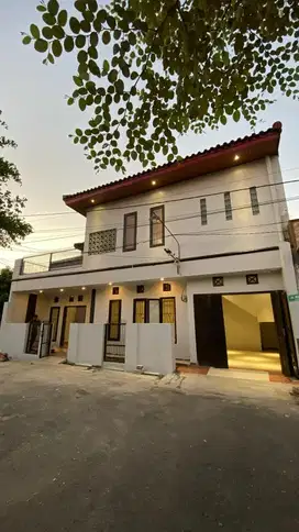 RUMAH 2 LANTAI SIAP HUNI