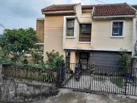 Rumah Siap Huni Hook 3 Lantai Daerah Awiligar Bandung Utara