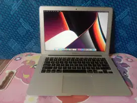 Macbook air 2017 core i5 ram 8 / ssd 128 lcd 13 inch