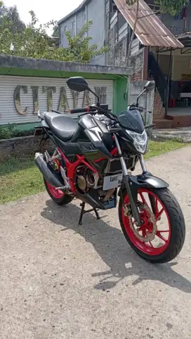 Nia:DP 2,1JT CB 150R STREETFIRE PLAT B DEPOK PAJAK HIDUP CASH