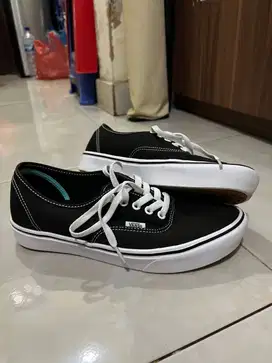 2 Pasang Sepatu Vans Second Original