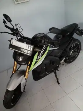 Yamaha xabre low km atas nama sendiri mulus original full cutting