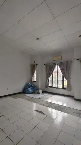 Ruko Dua Lantai di Taman Kopo Indah 3 Bandung