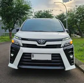 MURAH. Toyota Voxy 2018 hws serena g atpm vellfire