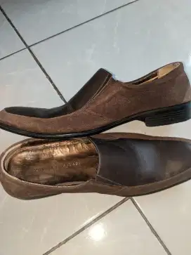 Sepatu Yongki Komaladi