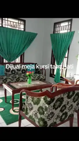 Kursi ruang tamu