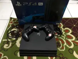 PS 4 pro slim 1 TB