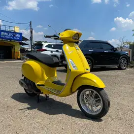 DIJUAL VESPA SPRINT I-GET 2020 KUNING