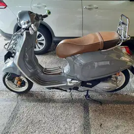 Vespa Primavera Picnic Edition