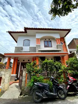 Rumah Full Furnish 2,5 Lantai di Riung Bandung – Siap Huni