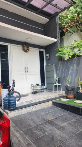 Rumah metland puri renov rapi semi furnished bagus harga murah