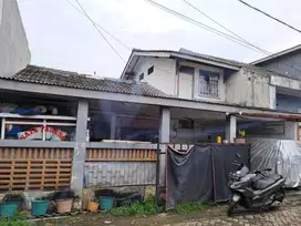 Rumah Satu Setengah Lantai di Pinang Griya Permai