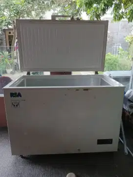 Frezer RSA 330 Ltr kondisi prima