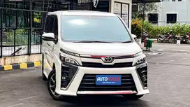 TOYOTA VOXY 2.0 2021 PUTIH LOW KM PERFECT VOXY PAJAK PANJANG