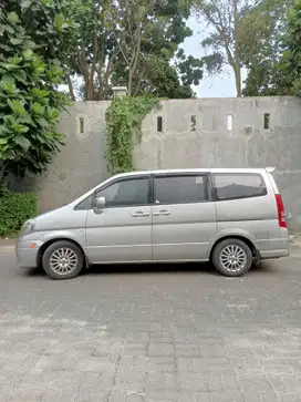 Nissan Serena 2010 Bensin