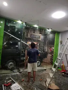 Kaca Tempered Bekas