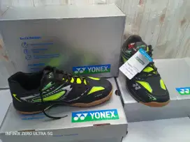 Sepatu Badminton YONEX AE1-GOLD SIZE 43 (27.5CM) ORIGINAL