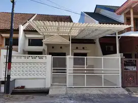 Dijual rumah minimalis taman pondok indah wiyung