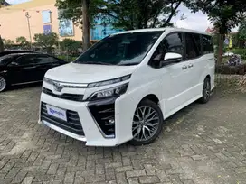 [OLXmobbi] Pajak Panjang Toyota Voxy 2.0 Bensin-AT 2018 /