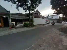 Tanah banyuanyar jalan lebar simpangan dekat exit tol