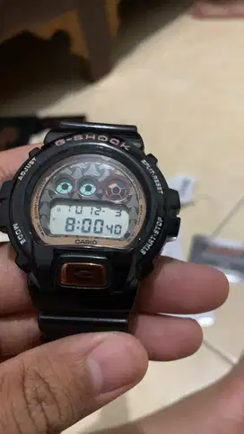 casio g-shock DW-6900SLG-1DR (special edition)