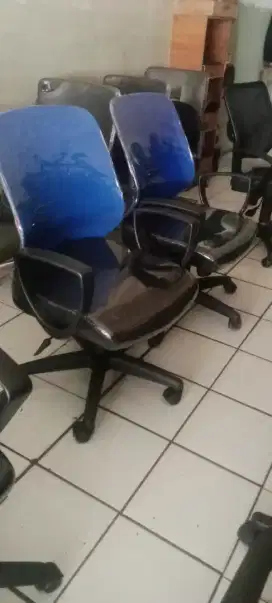 Kursi kantor setaf