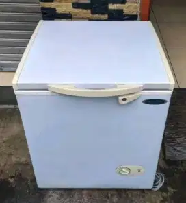 Di jual freezer box 100 liter siap pakai..