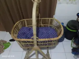 Ayunan bayi rotan