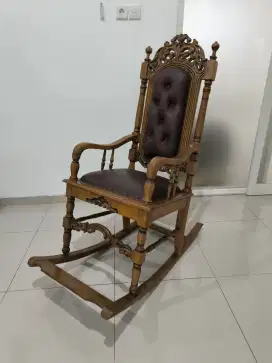 Kursi Goyang Kayu