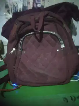 Tas ransel wanita dewasa