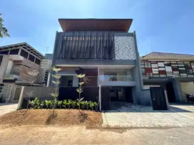 RUMAH BARU MODERN MINIMALIS CITRALAND DEKAT GRAHA DAN PAKUWON INDAH