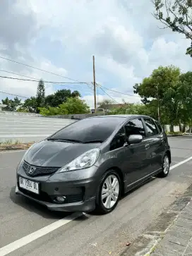 Dijual Honda Jazz Rs metik 2012 siap pakai