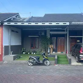 Dijual Rumah Full Furnish Dalam Perumahan Area Taman Tirto Brajan