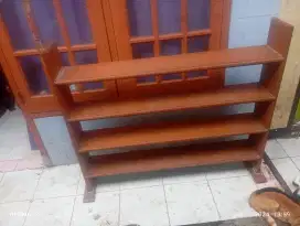 Rak sepatu Kayu