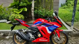 Honda CBR 150r Tricolor ABS versi tertinggi