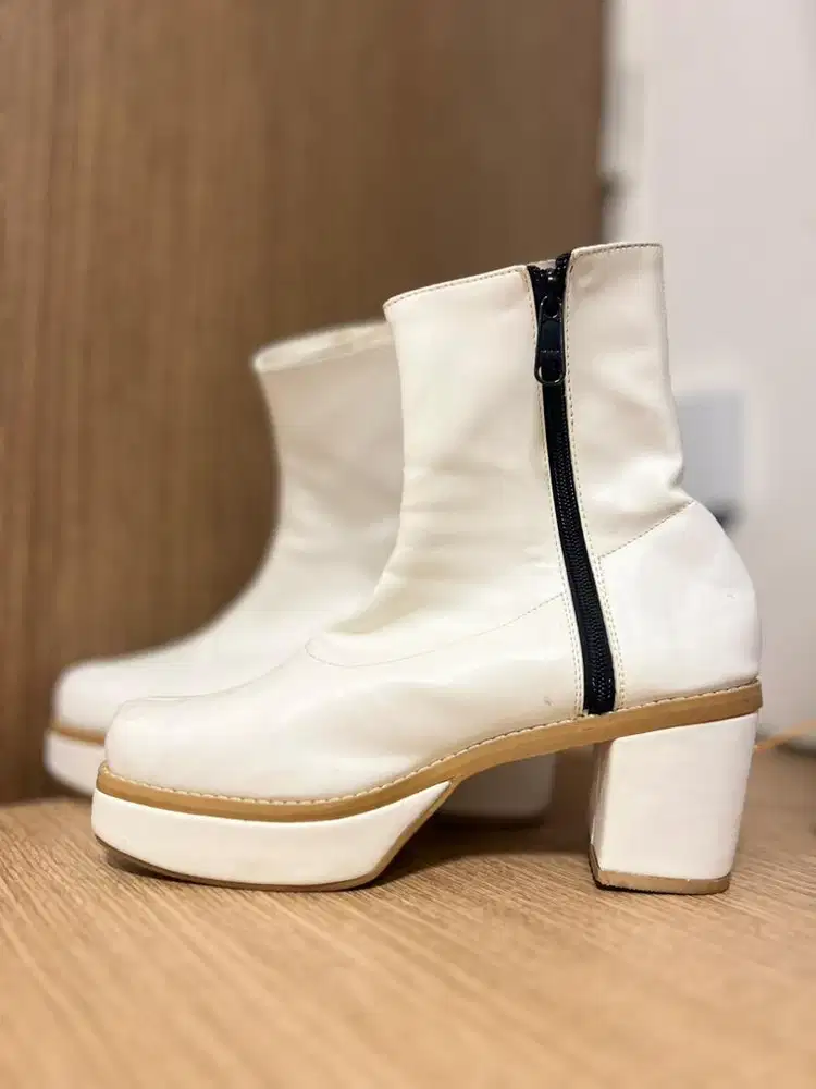 Sepatu boots heels sendal