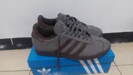 Sepatu sneaker adidas gazelle original