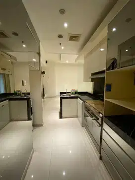 DIJUAL APARTEMEN WATERPLACE GMC BARU RENOVASI POOL VIEW