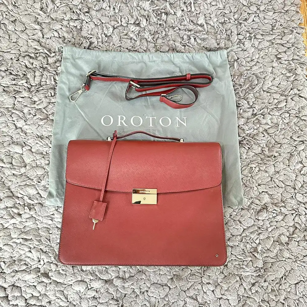 Tas Bag Kantor Oroton Merah Maroon Leather