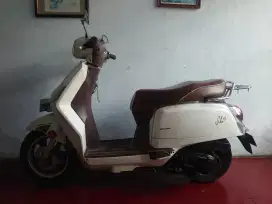 Benelli Seta 125 mirip vespa matic