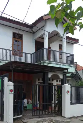 Dijual rumah 2 lantai di pondok cabe ilir