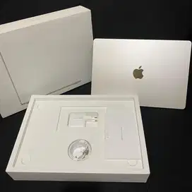 Macbook Air 15 inch M2 8/256gb Starlight Ibox Garansi Belom On