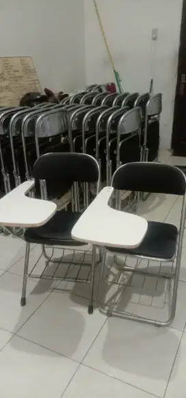 Kursi kuliah kampus