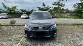 Kijang Innova 2012 Hitam G Manual Bensin