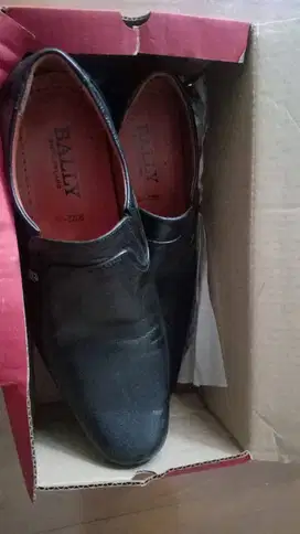 Dijual sepatu pantofel pria