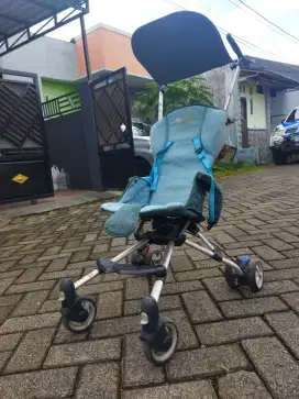 Stroller Bayi Aman dan Nyaman